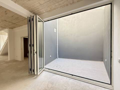 PARA ARRENDAMENTO - ESPAÇO COMERCIAL EXCECIONAL NO CENTRO DE LOULÉ