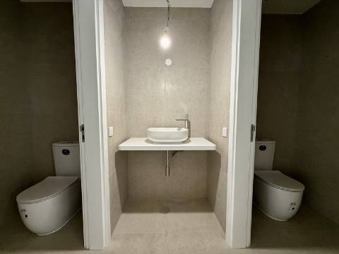 PARA ARRENDAMENTO - ESPAÇO COMERCIAL EXCECIONAL NO CENTRO DE LOULÉ