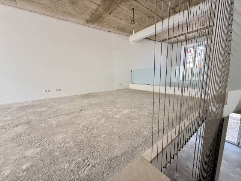 PARA ARRENDAMENTO - ESPAÇO COMERCIAL EXCECIONAL NO CENTRO DE LOULÉ