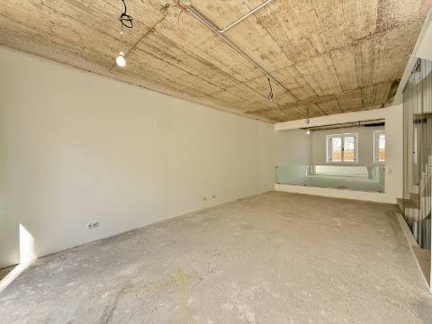 PARA ARRENDAMENTO - ESPAÇO COMERCIAL EXCECIONAL NO CENTRO DE LOULÉ