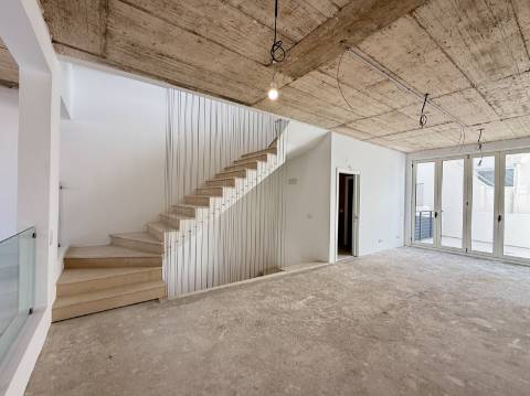 PARA ARRENDAMENTO - ESPAÇO COMERCIAL EXCECIONAL NO CENTRO DE LOULÉ