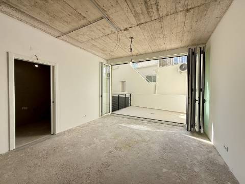 PARA ARRENDAMENTO - ESPAÇO COMERCIAL EXCECIONAL NO CENTRO DE LOULÉ