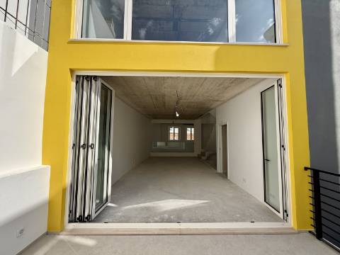 PARA ARRENDAMENTO - ESPAÇO COMERCIAL EXCECIONAL NO CENTRO DE LOULÉ