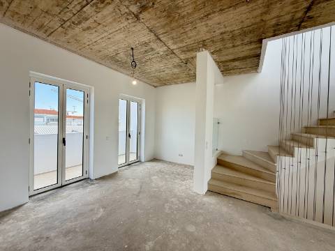 PARA ARRENDAMENTO - ESPAÇO COMERCIAL EXCECIONAL NO CENTRO DE LOULÉ