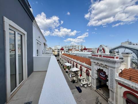 PARA ARRENDAMENTO - ESPAÇO COMERCIAL EXCECIONAL NO CENTRO DE LOULÉ