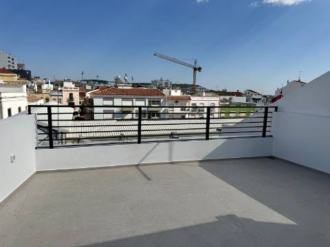 PARA ARRENDAMENTO - ESPAÇO COMERCIAL EXCECIONAL NO CENTRO DE LOULÉ