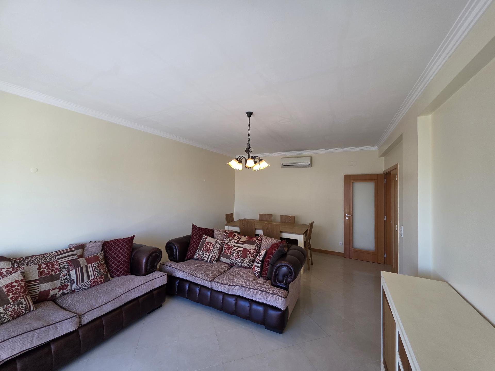 Apartamento T2 em condomínio fechado na Correeira, Albufeira