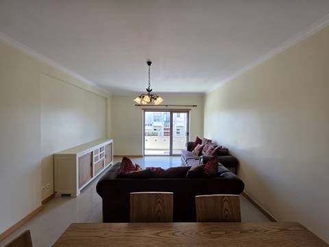 Apartamento T2 em condomínio fechado na Correeira, Albufeira