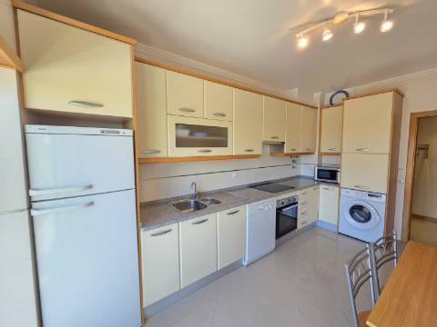 Apartamento T2 em condomínio fechado na Correeira, Albufeira