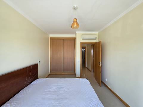 Apartamento T2 em condomínio fechado na Correeira, Albufeira