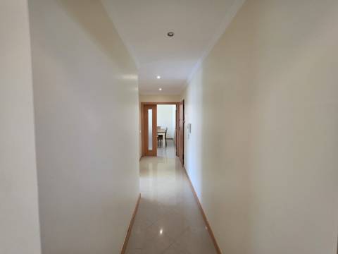 Apartamento T2 em condomínio fechado na Correeira, Albufeira