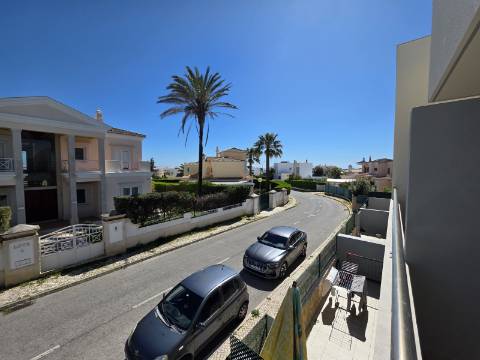 Apartamento T2 em condomínio fechado na Correeira, Albufeira