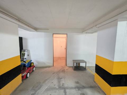 Apartamento T2 em condomínio fechado na Correeira, Albufeira