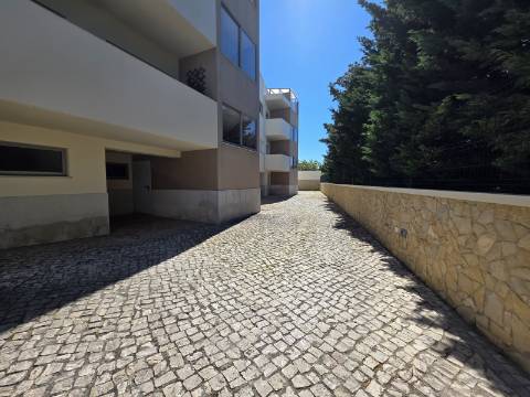 Apartamento T2 em condomínio fechado na Correeira, Albufeira