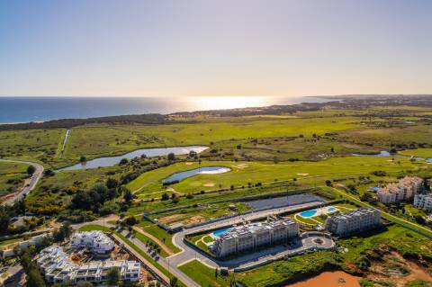 Apartamento com vista deslumbrante sobre o golfe, no coração de Vilamoura