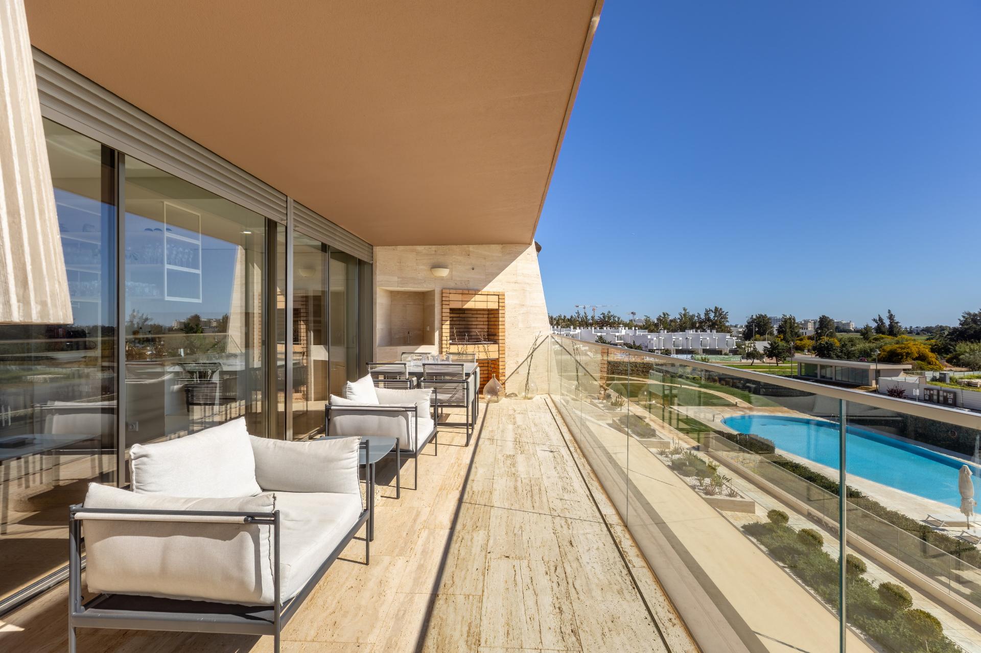 Apartamento com vista deslumbrante sobre o golfe, no coração de Vilamoura