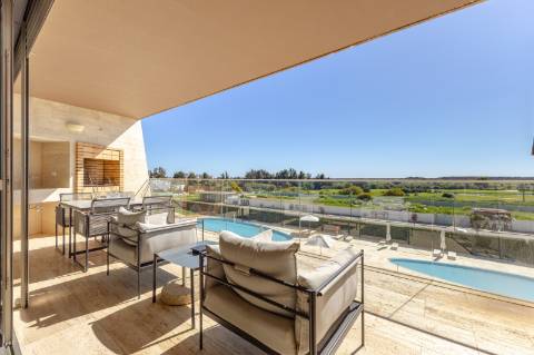 Apartamento com vista deslumbrante sobre o golfe, no coração de Vilamoura