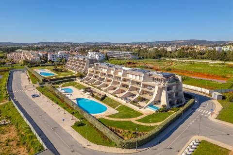Apartamento com vista deslumbrante sobre o golfe, no coração de Vilamoura