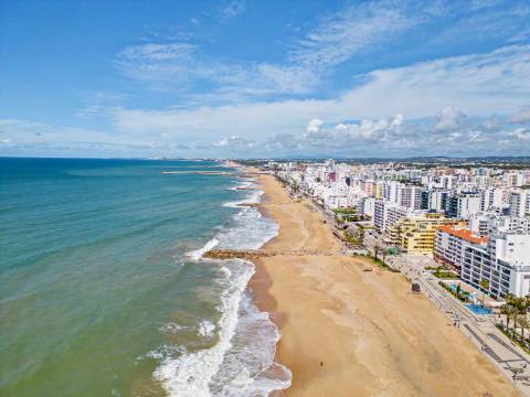 Apartamento T2 com acesso privado ao rooftop - Perto do mar, quarteira