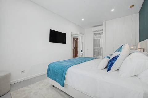 Novo apartamento T2 com acesso privado ao rooftop - Perto da praia, Quarteira