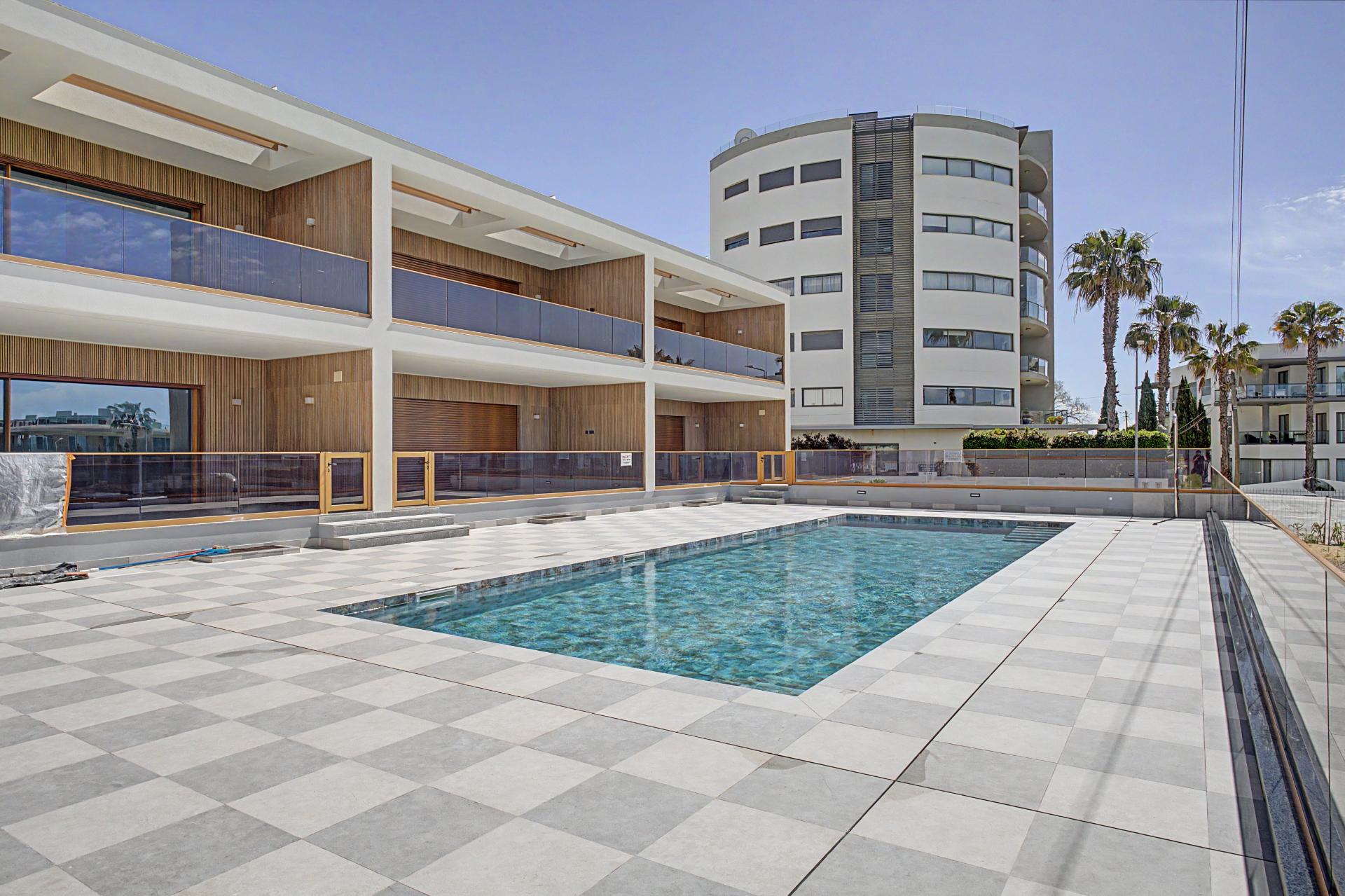 Apartamento T2 - Frente mar, forte novo