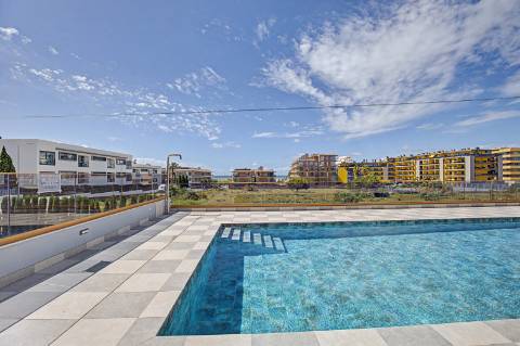 Apartamento T2 - Frente mar, forte novo