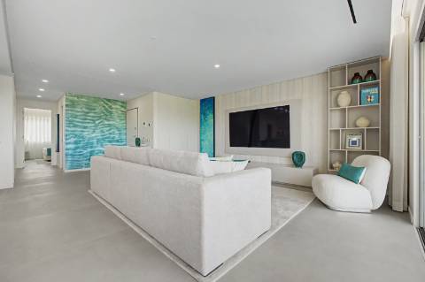 Apartamento T2 - Frente mar, forte novo