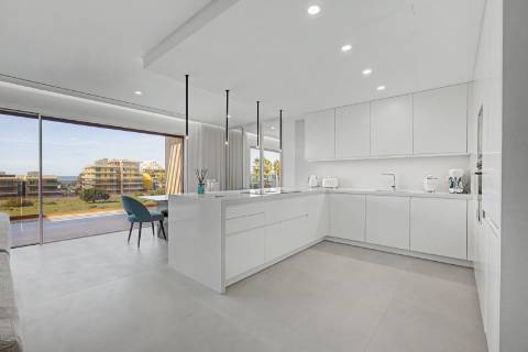 Apartamento T2 - Frente mar, forte novo