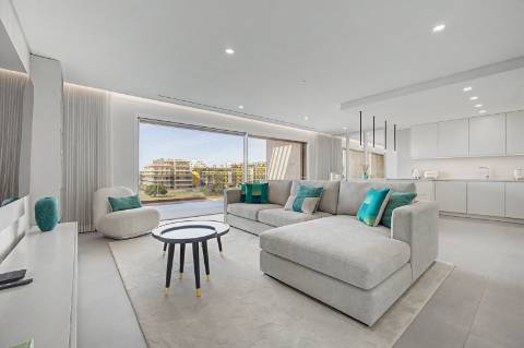 Apartamento T2 - Frente mar, forte novo