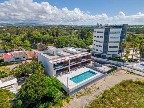Apartamento T2 - Frente mar, forte novo
