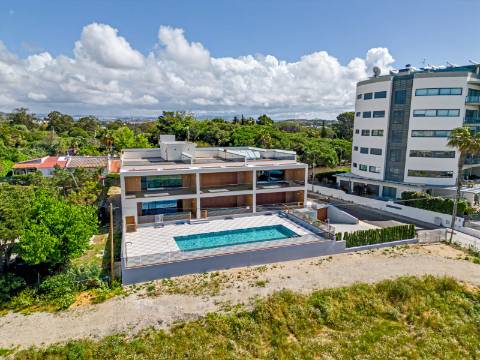 Apartamento T2 - Frente mar, forte novo