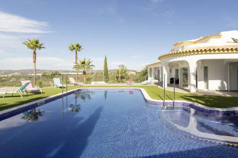 Propriedade excecional de 4 quartos com vistar mar deslumbrantes