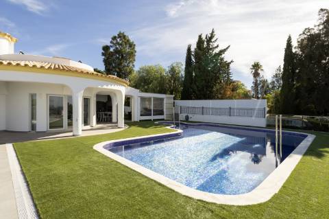 Propriedade excecional de 4 quartos com vistar mar deslumbrantes