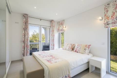 Propriedade excecional de 4 quartos com vistar mar deslumbrantes