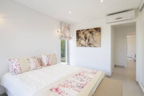 Propriedade excecional de 4 quartos com vistar mar deslumbrantes