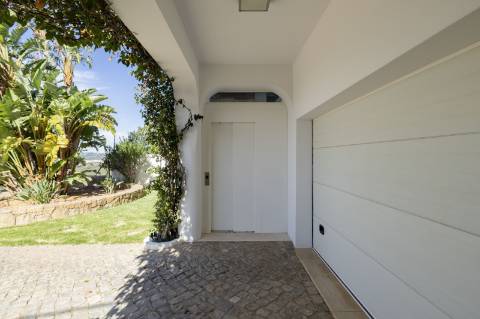 Propriedade excecional de 4 quartos com vistar mar deslumbrantes