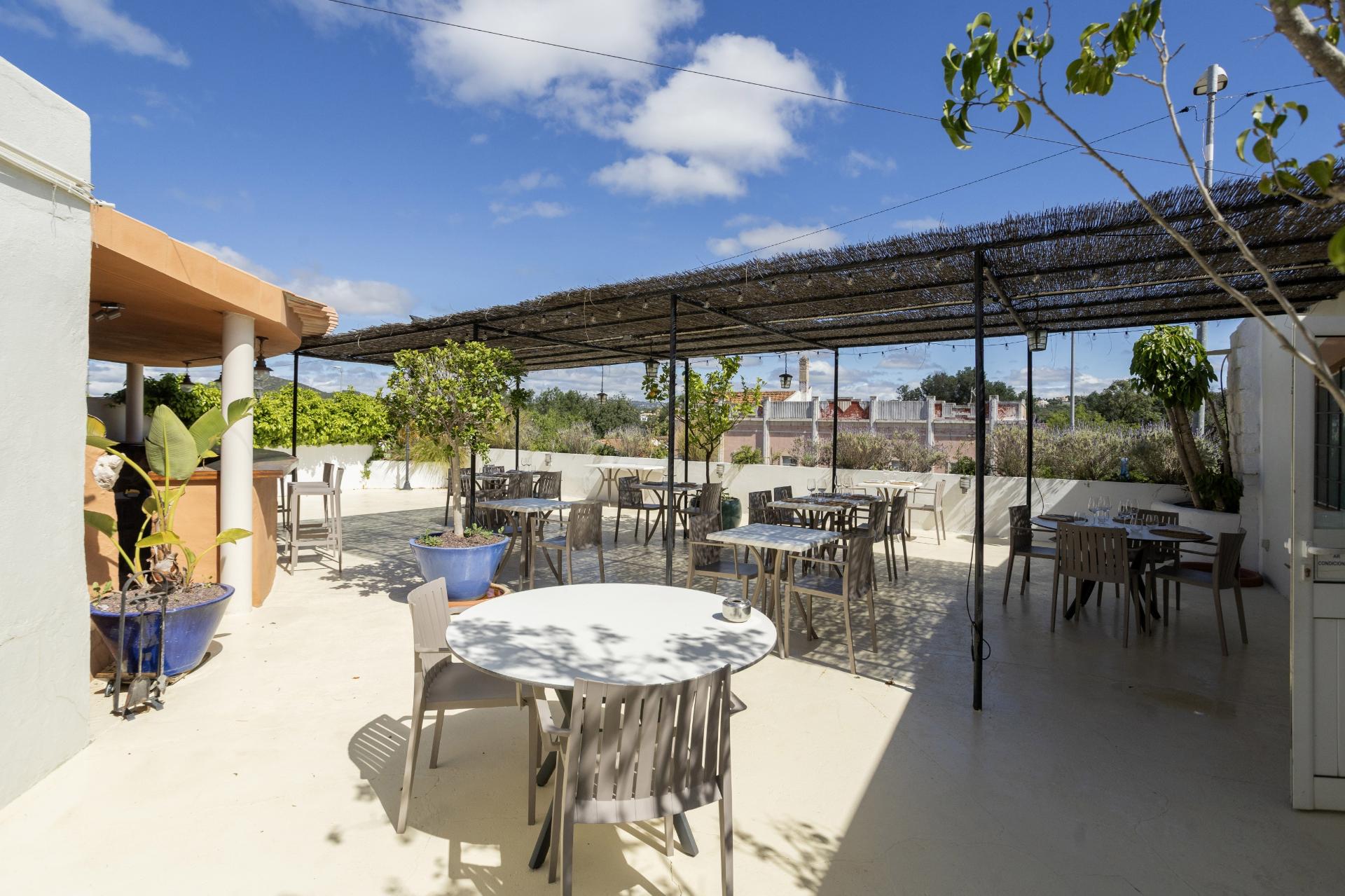 Trespasse Restaurante com localização premium