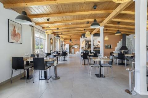 Trespasse Restaurante com localização premium