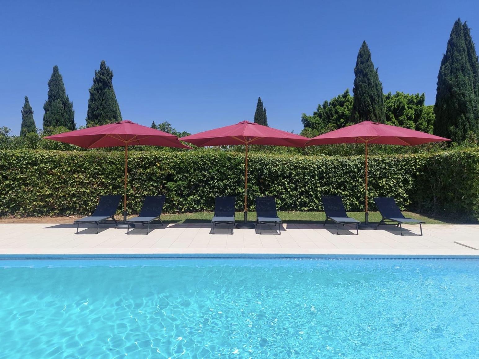 Moradia com 3 quartos, em residência exclusiva, com piscina e jardim, em Vale Judeu
