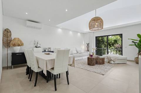 Moradia com 3 quartos, em residência exclusiva, com piscina e jardim, em Vale Judeu
