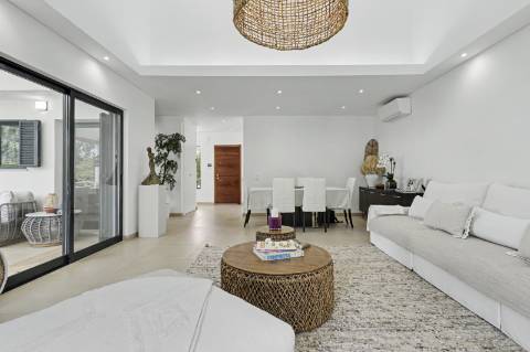 Moradia com 3 quartos, em residência exclusiva, com piscina e jardim, em Vale Judeu