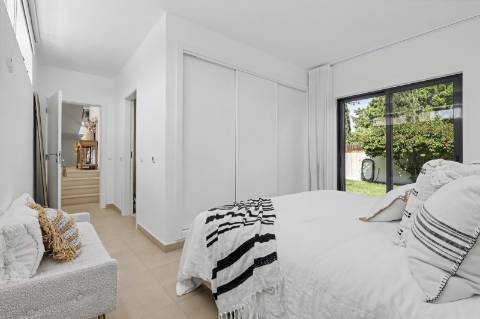 Moradia com 3 quartos, em residência exclusiva, com piscina e jardim, em Vale Judeu