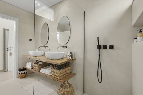 Moradia com 3 quartos, em residência exclusiva, com piscina e jardim, em Vale Judeu