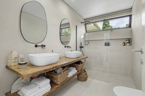 Moradia com 3 quartos, em residência exclusiva, com piscina e jardim, em Vale Judeu