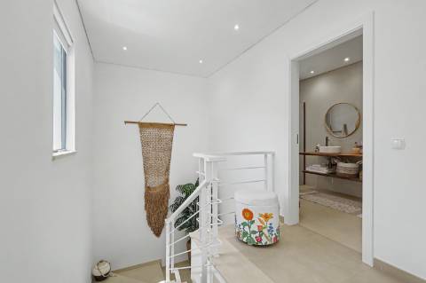 Moradia com 3 quartos, em residência exclusiva, com piscina e jardim, em Vale Judeu