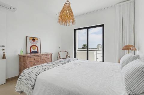 Moradia com 3 quartos, em residência exclusiva, com piscina e jardim, em Vale Judeu