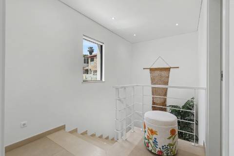 Moradia com 3 quartos, em residência exclusiva, com piscina e jardim, em Vale Judeu