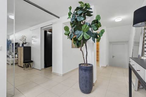 Moradia com 3 quartos, em residência exclusiva, com piscina e jardim, em Vale Judeu