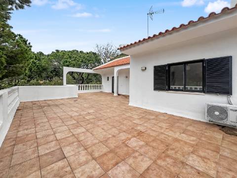Moradia arrendamento anual - Vale do lobo