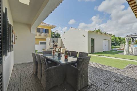 Moradia T4- Perto do Vila sol